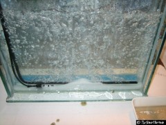 Luft wird in die Küvette eingeblasen