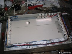 Die Verkabelung angeschlossen... 