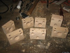 Hier war der Holzwurm aktiv ;)