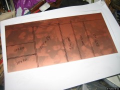 Gehäuseteile auf die Platine aufgezeichnet